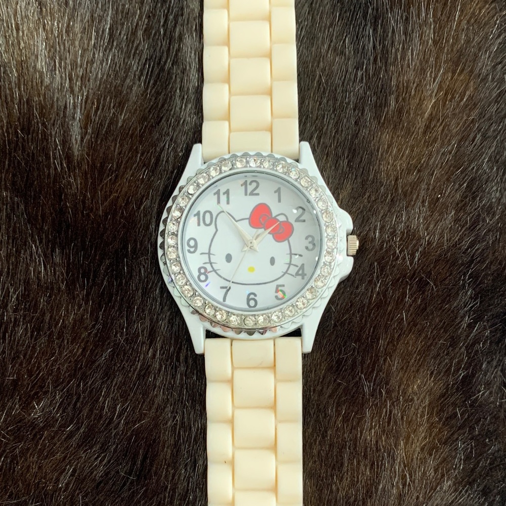 Hello Kitty Beige Women’s Watch with Red Bow